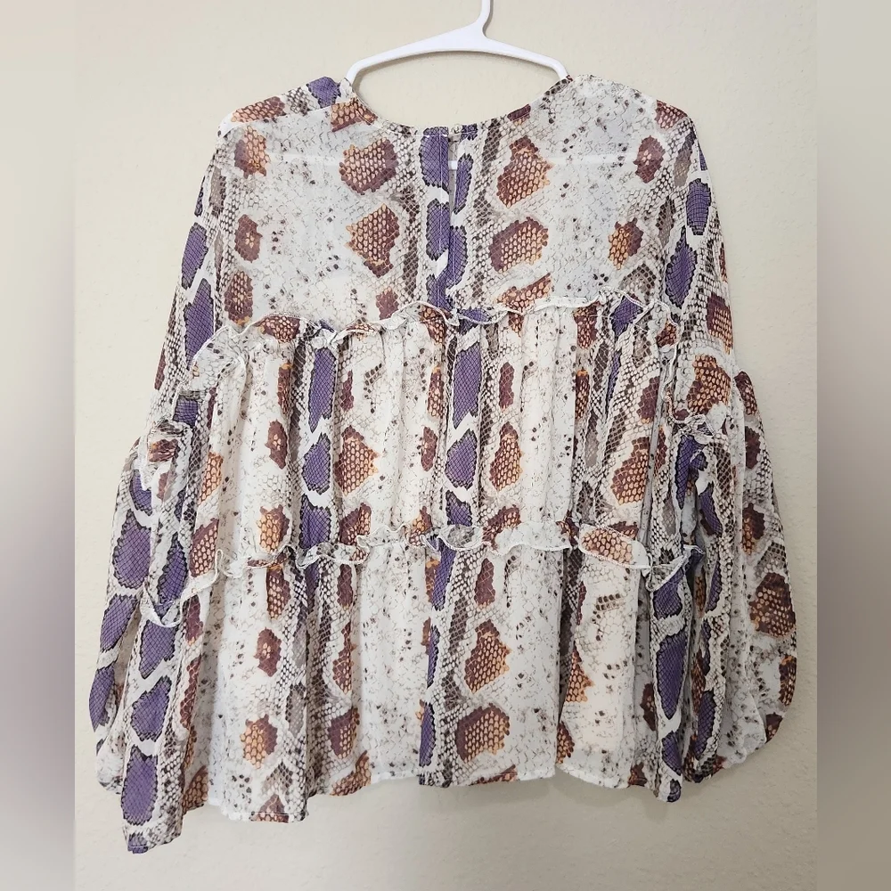 TCEC Snake Print Ruffle Top Size Small - Picture 4 of 11